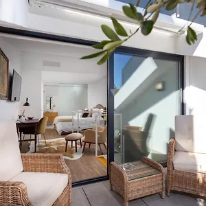  Apartment Stupendo-three Rooms-suite With Terrace -center -air Conditioning-free Park Portugal